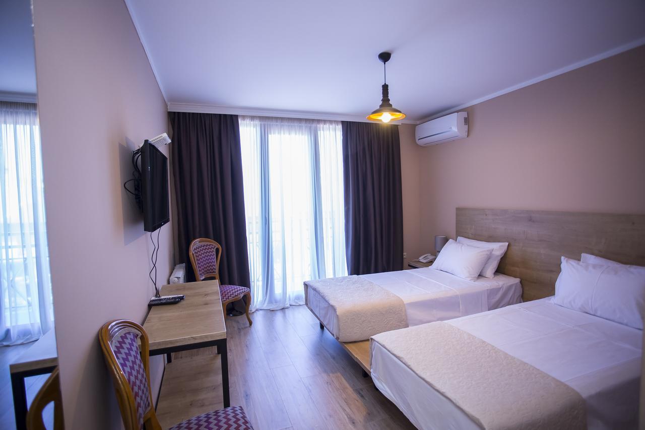 Hotel N16 Batumi Luaran gambar