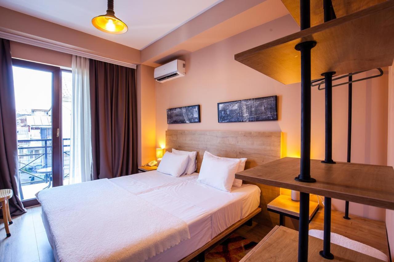 Hotel N16 Batumi Luaran gambar